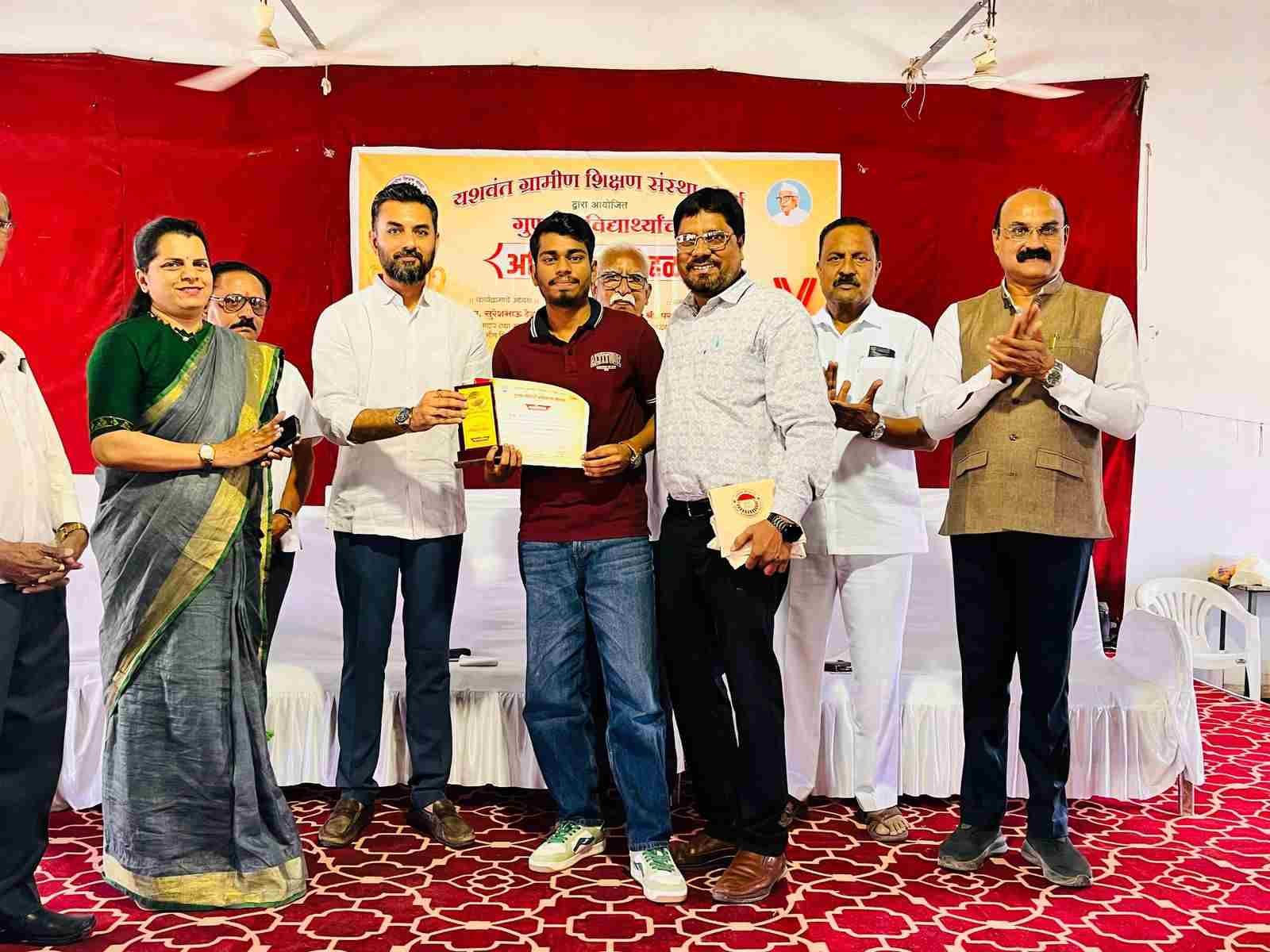 लगातार पाँच वर्ष कॉलेज टॉपर बने एहतेशाम इब्राहिम बख्श